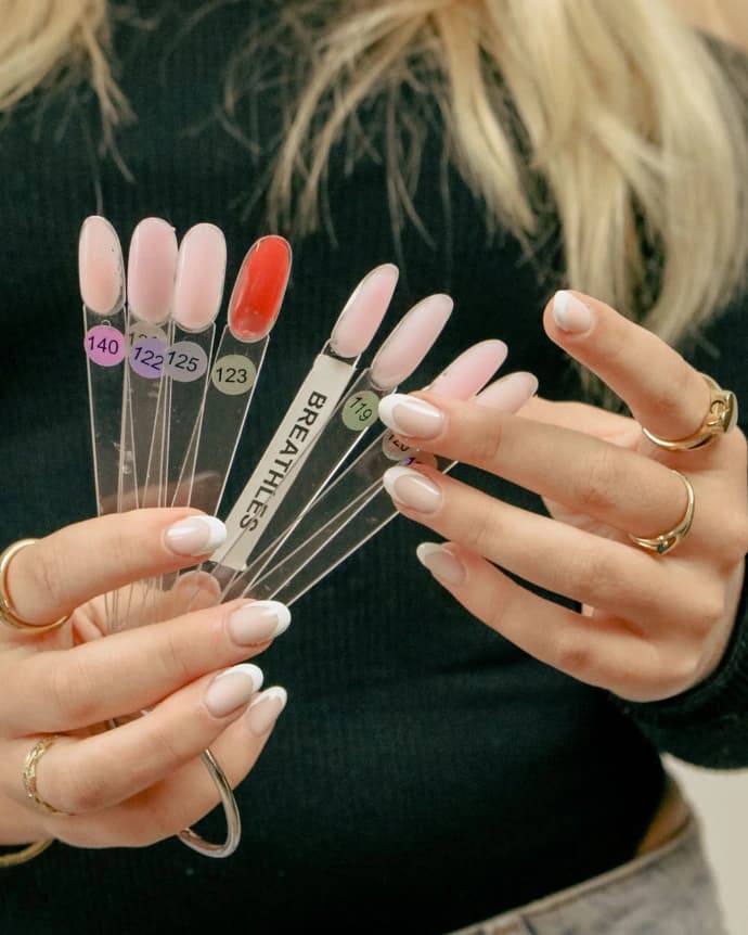 Gelnagels met design, gezet bij New Aura