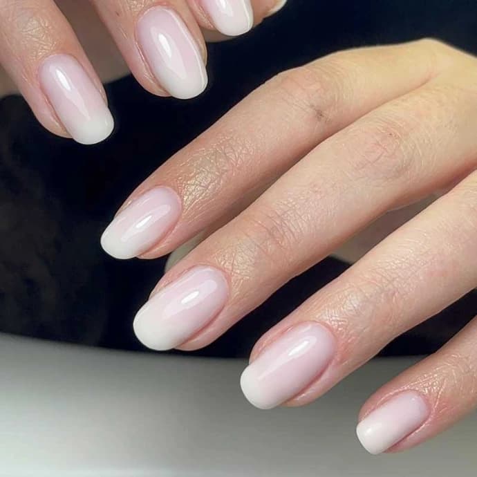 Nagels in BIAB met natuurlijke look